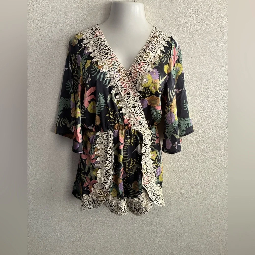 🆕I.Madeline Floral Lace-Trim Wrap Romper in Charcoal with Pastel Blooms M🆕